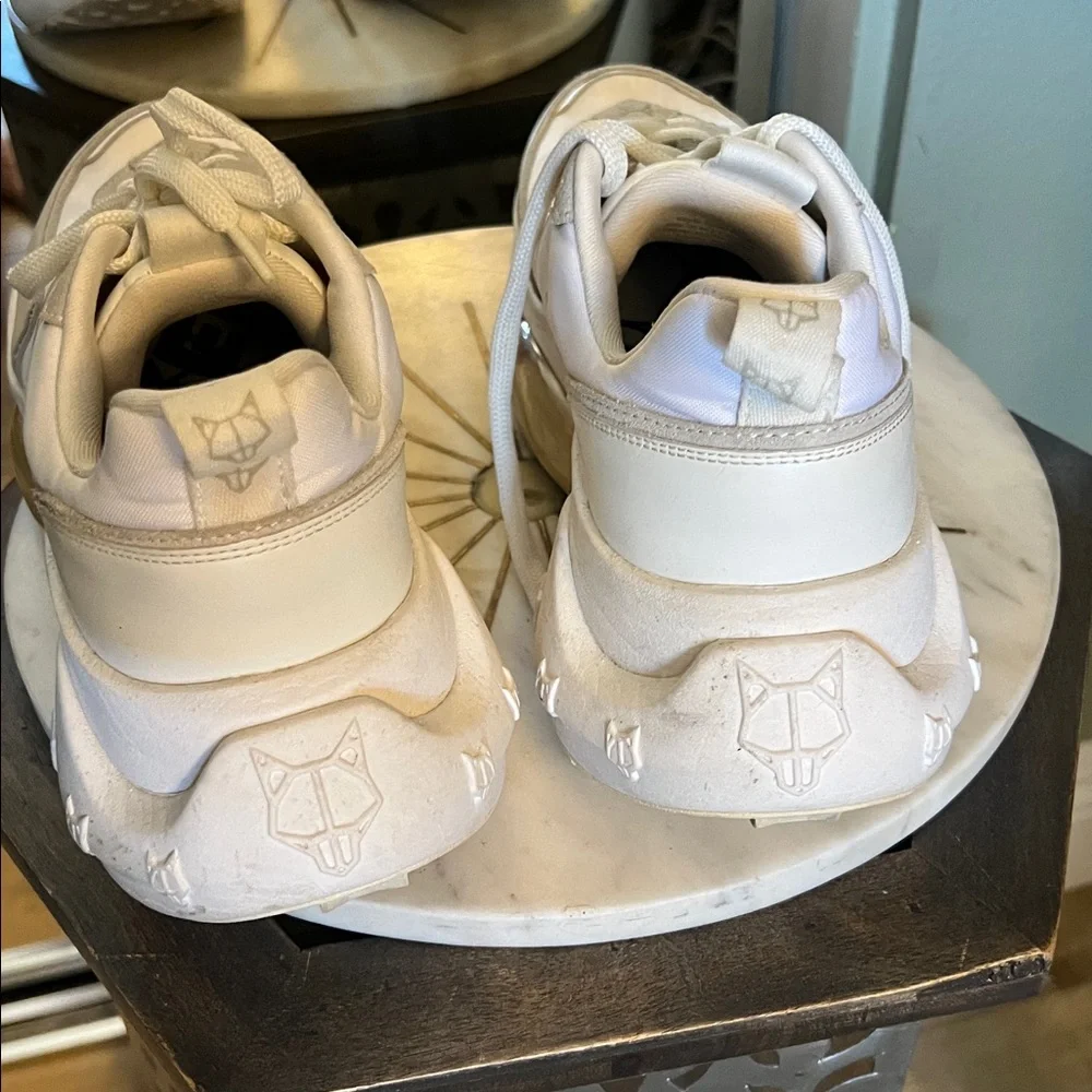🛑 1 hour sale. Naked Wolfe, size 9, Turbo Casual White Sneakers w/ Wolf logo - Picture 8 of 11